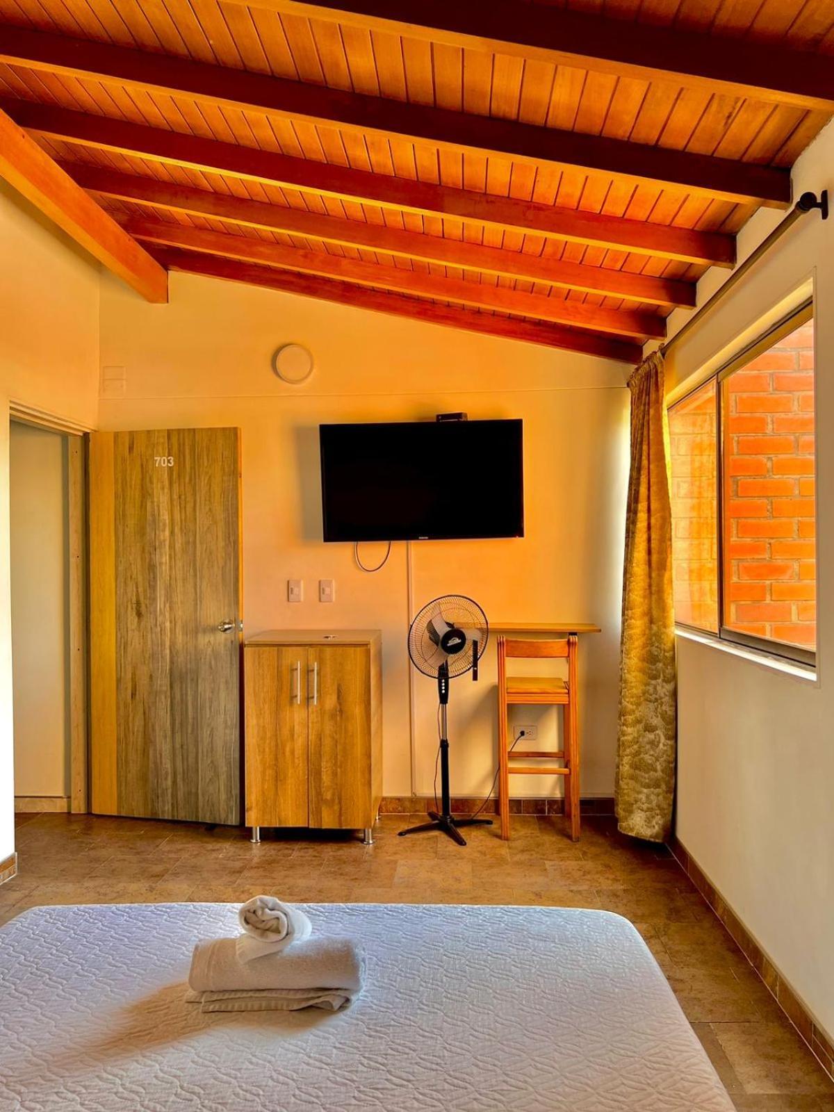 Hotel Torre Primavera Medellin Exterior photo