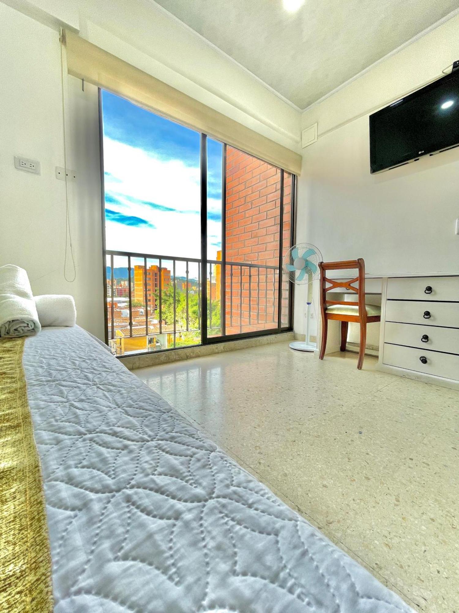 Hotel Torre Primavera Medellin Exterior photo