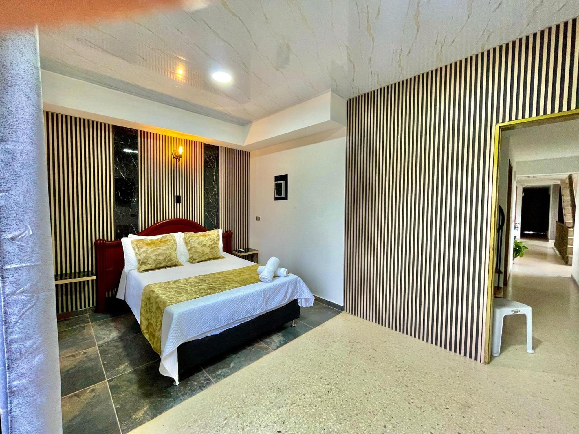 Hotel Torre Primavera Medellin Exterior photo